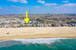 2 Bed Oceanfront with patio on the Sand in Quiet West Newport
